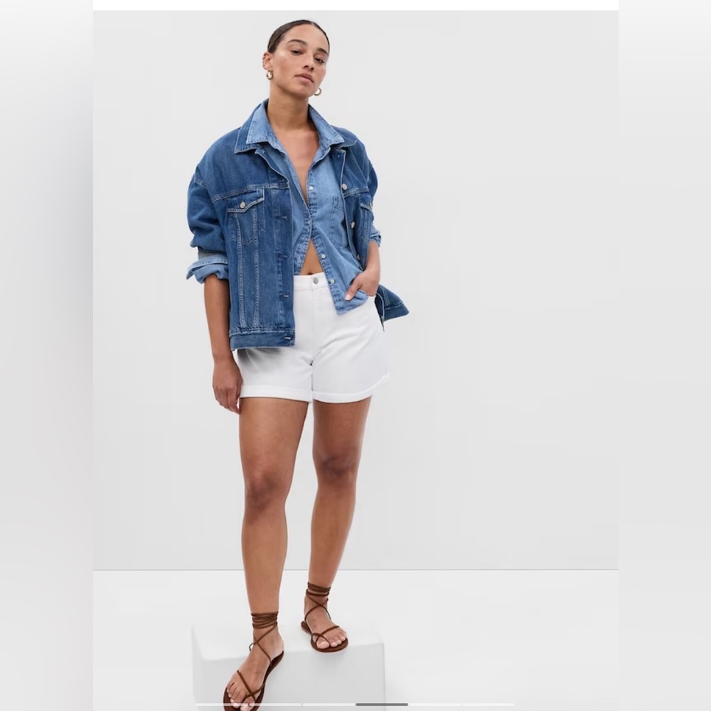NWT GAP white denim 5” midrise shorts